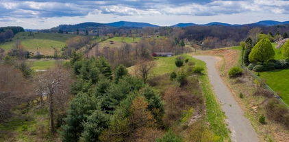 8 Autumn Glen Drive, Sparta