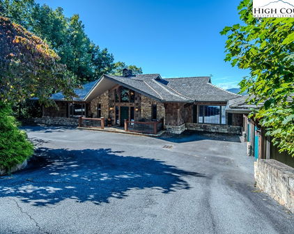 1215 Evergreen, Boone