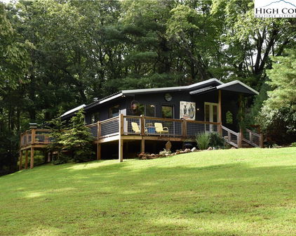 140 Ivy Lane, Sparta