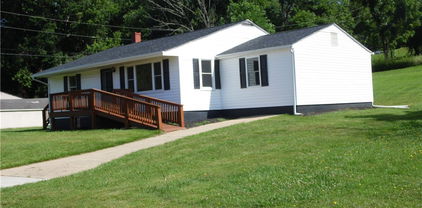 569 N Sparta Parkway, Sparta