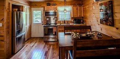 407 Ashe Park Road, Jefferson