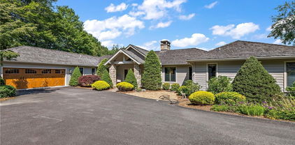 169 Goldfinch Court, Banner Elk