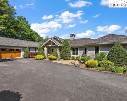 169 Goldfinch Court, Banner Elk