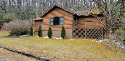 743 Edmisten Road, Blowing Rock