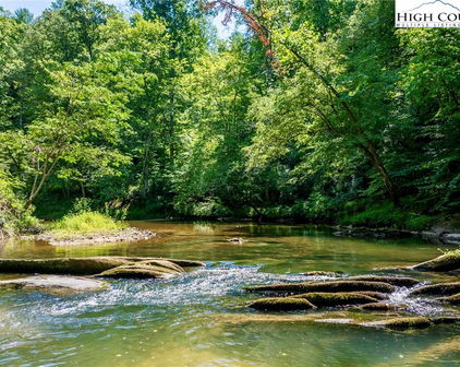 3050 Old Johns River Road, Collettsville