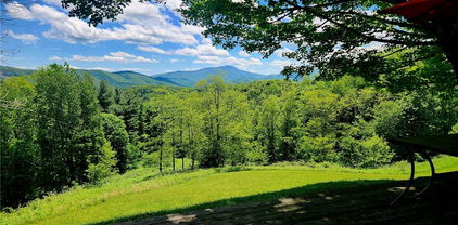 690/692 Lynn Hill Road, Boone