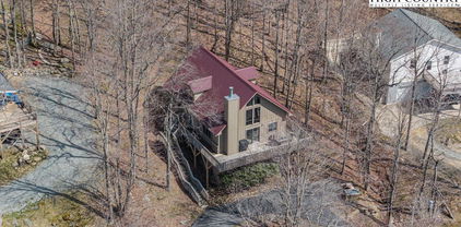 136 Tamarack Road, Beech Mountain