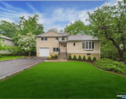 995 Andover Ter, Ridgewood image