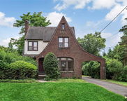 332 Meadowbrook Ave, Ridgewood image