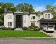44 Floral, Tenafly image