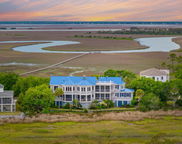 8 Seagrass Lane, Isle Of Palms image