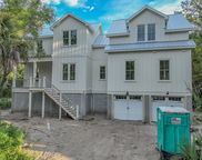 18 Wills Way, Isle Of Palms image