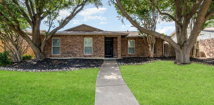 448 Woodway Dr, Coppell