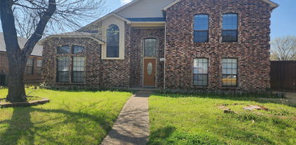 7102 Lo Chalmers Ln, Garland