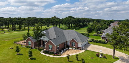 18076 Country Club Dr, Kemp