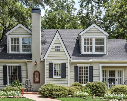 210 Elm Dr, Terrell