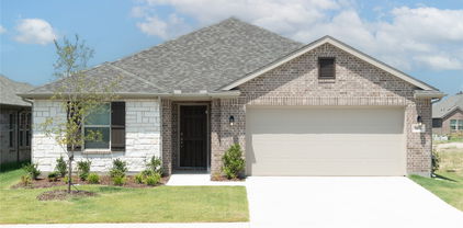 1616 Calanques Dr, Royse City