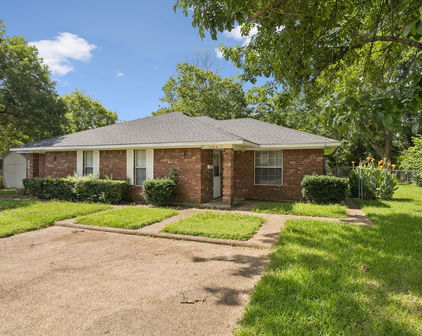 1104 & 1106 E High Street, Terrell