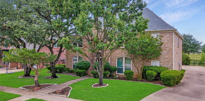 730 E Peninsula Dr, Coppell