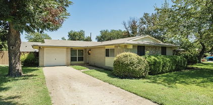 832 Greenhaven Dr, Richardson