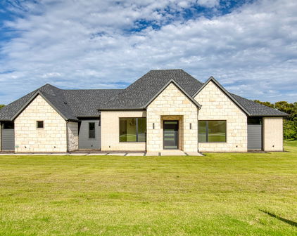 1044 Hidden Oaks Dr, Wills Point