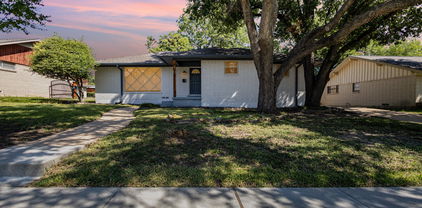 809 Carroll Dr, Garland