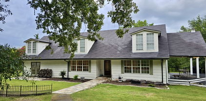 2831 Private Rd, Quinlan