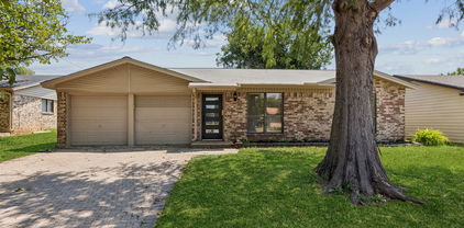 3214 Cheyenne St, Irving