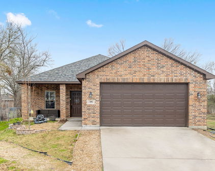 300 Pine St, Forney