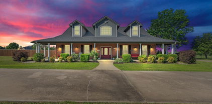1072 W Secretariat Dr, Terrell