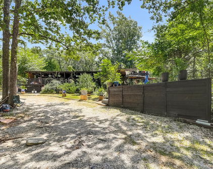 9046 Private Rd, Terrell