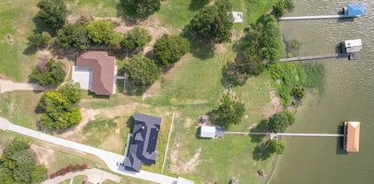 2858 Waters Edge, Quinlan