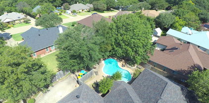 911 Canterbury Ct, Cedar Hill