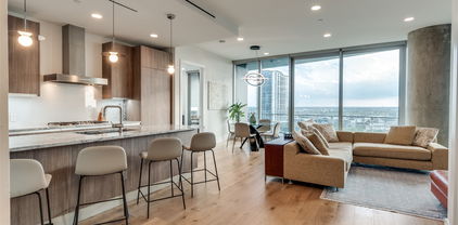 3130 N Harwood St Unit 902, Dallas