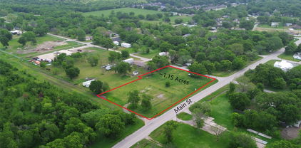 600 W Main St, Quinlan