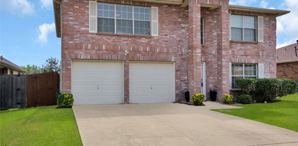 2009 Songbird Dr, Forney