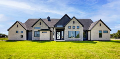 1407 Deerfield Dr, Wills Point