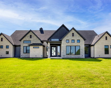1407 Deerfield Dr, Wills Point