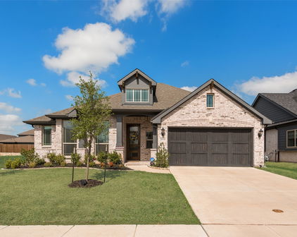 2010 Dundalk Ln, Forney