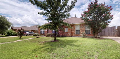 1115 Buckingham Dr, Forney