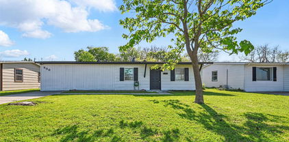 900 Wilkinson Dr, Mesquite