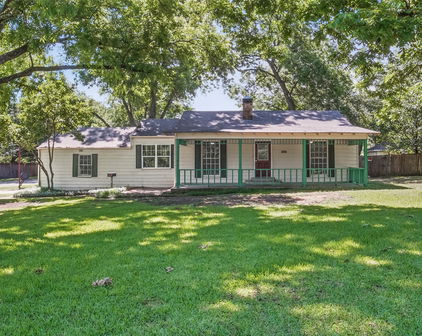 208 Grace Ln, Terrell