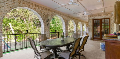 917 Belclaire Cir, Cedar Hill