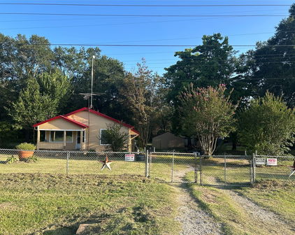 10710 Us Highway 80, Terrell