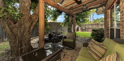 2205 Cecilia Ct, Irving
