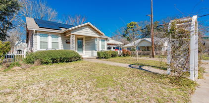 1205 N Frances St, Terrell