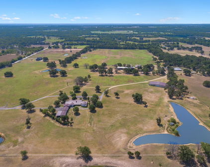 2943 Co Rd 3208, Wills Point