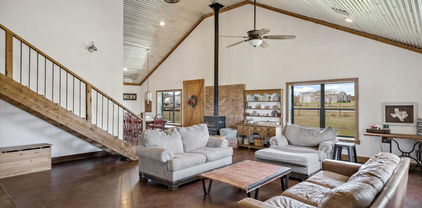 2042 Vz County Road 4123, Canton