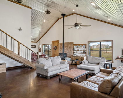 2042 Vz County Road 4123, Canton