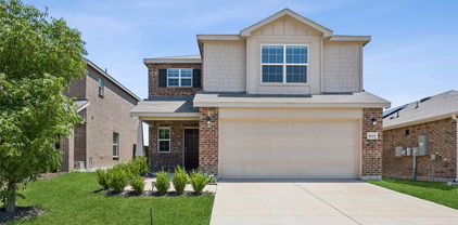 1605 Petrolia Dr, Forney